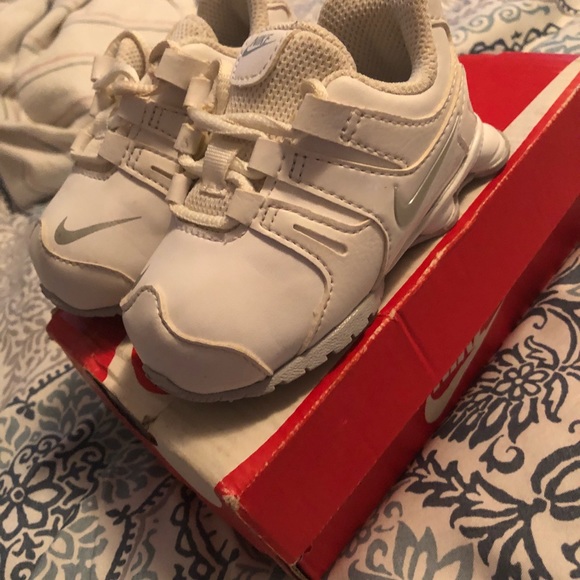 Toddler shoes sizes from 4-7. - Picture 3 of 7